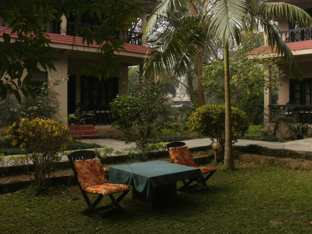 Hotel Parkland Sauraha Exteriér fotografie