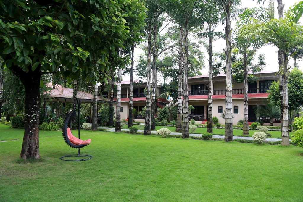 Hotel Parkland Sauraha Exteriér fotografie